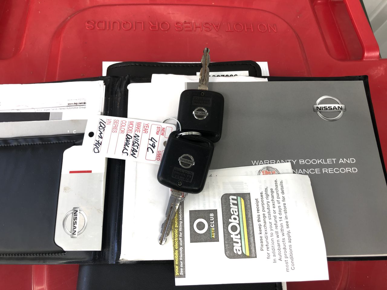 T'Gallant Chardonnay Pinot Noir NV (6x 750mL).