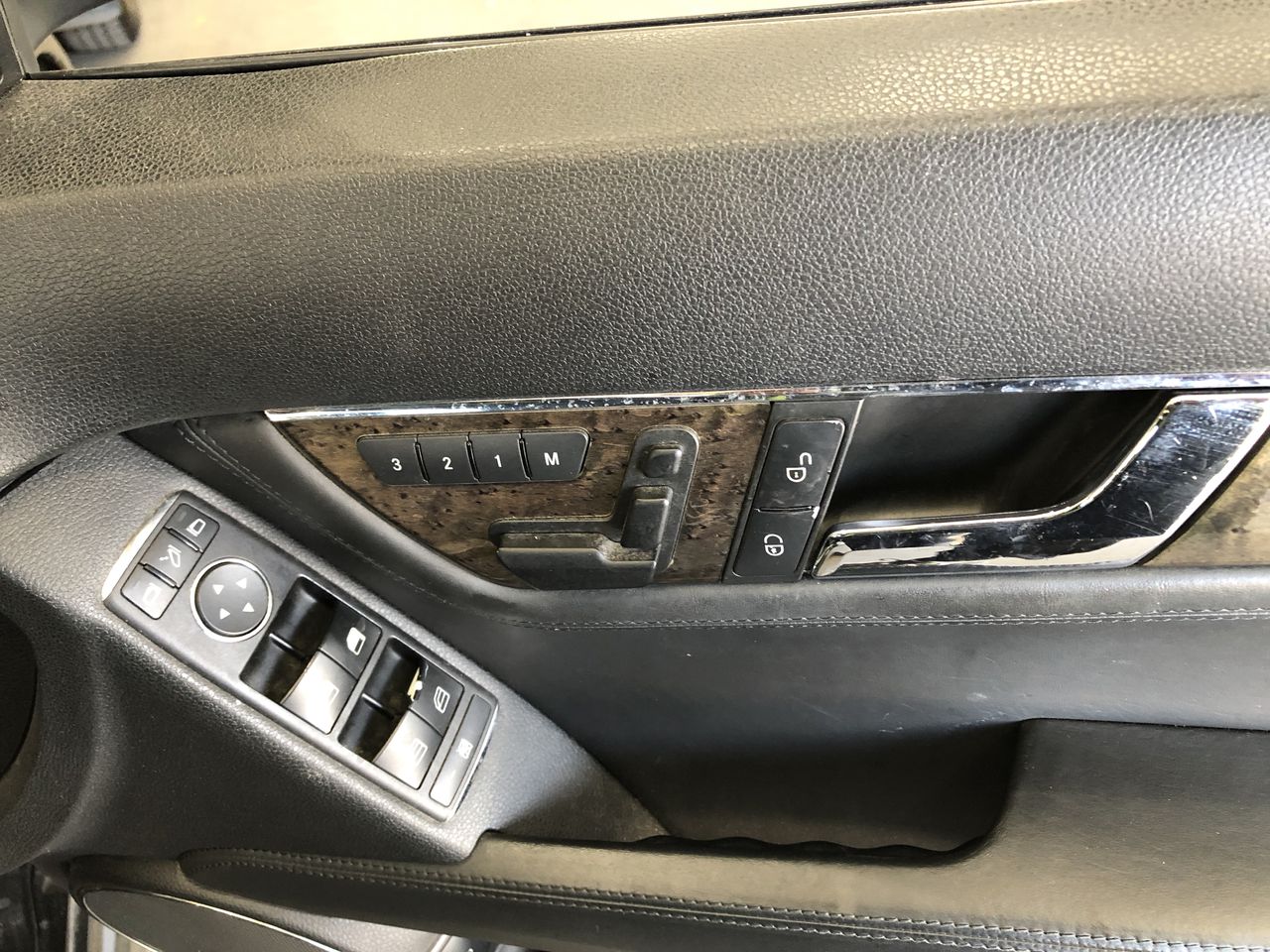 Wolf Blass Red Label Chardonnay (6x 750mL).