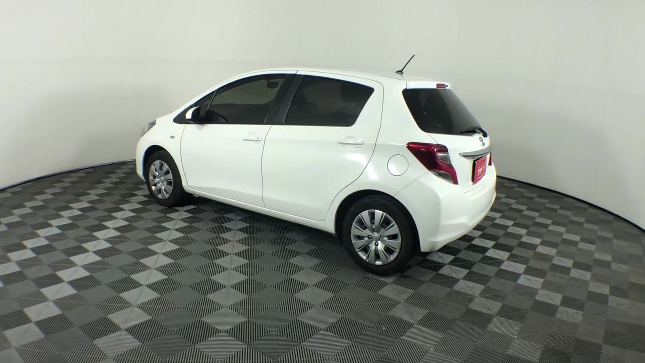 Wolf Blass Yellow Label Pinot Noir (6x 750mL). SA