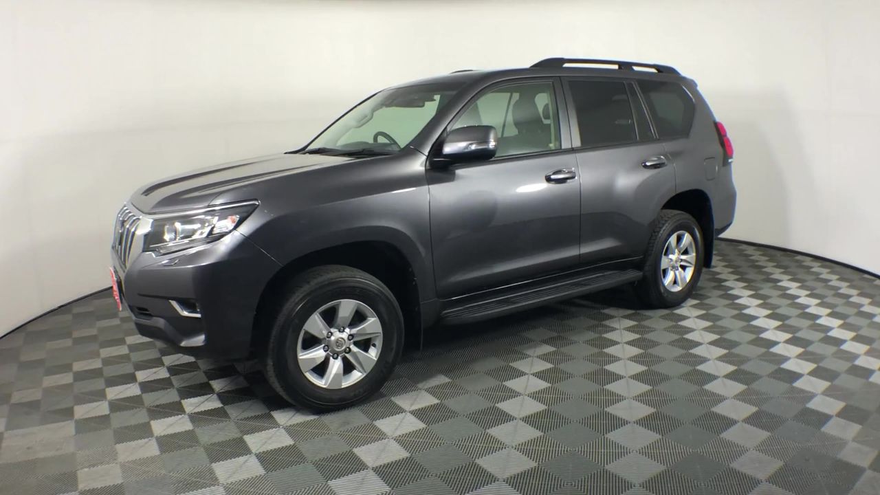 Toyota Land Cruiser 4WD Manual - 5 Speed Cab Chassis