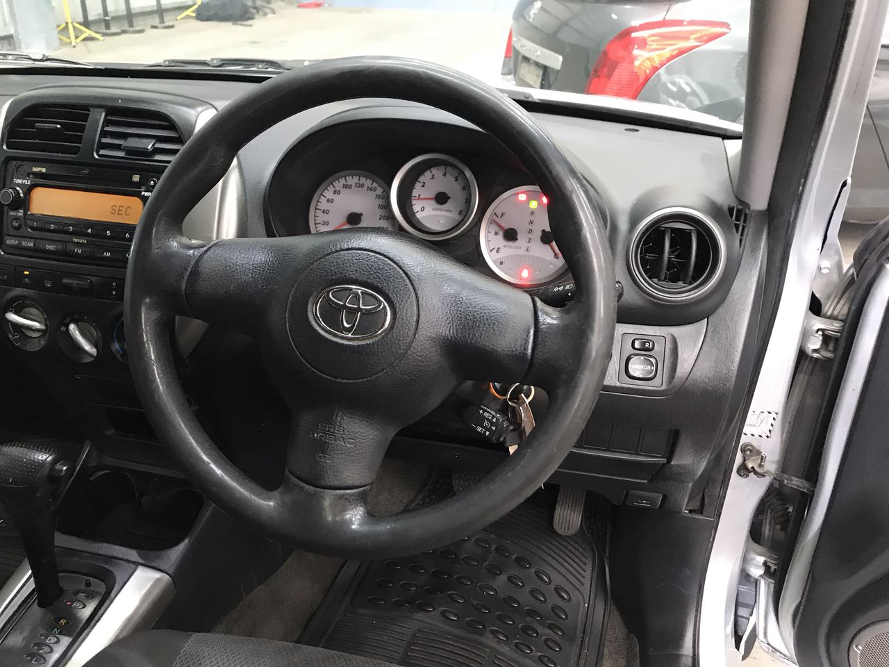 OTC ACCUTIG S300 Mobile AC/DC TIG Welder