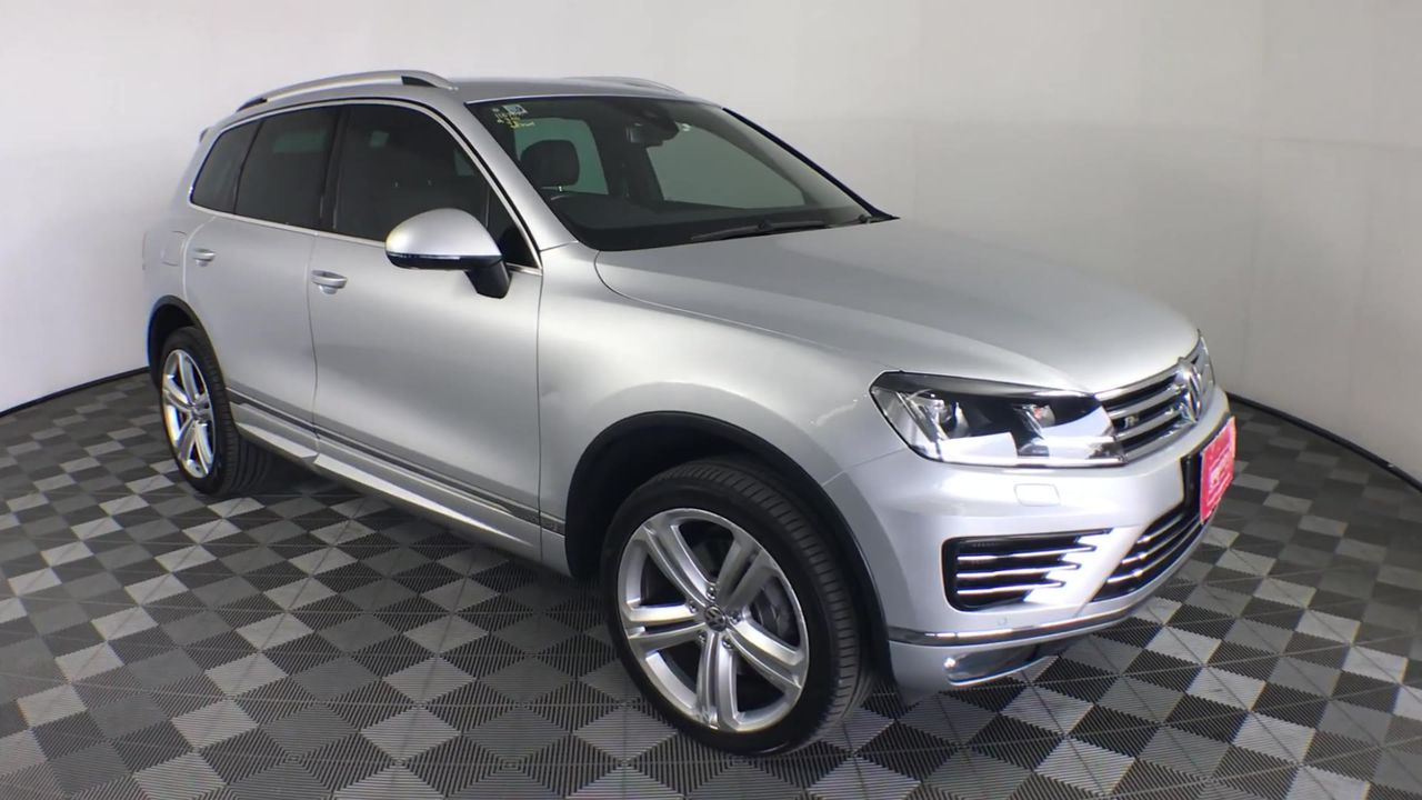 Quantity of 200 Unused Galvanised Temporary Fence Panels