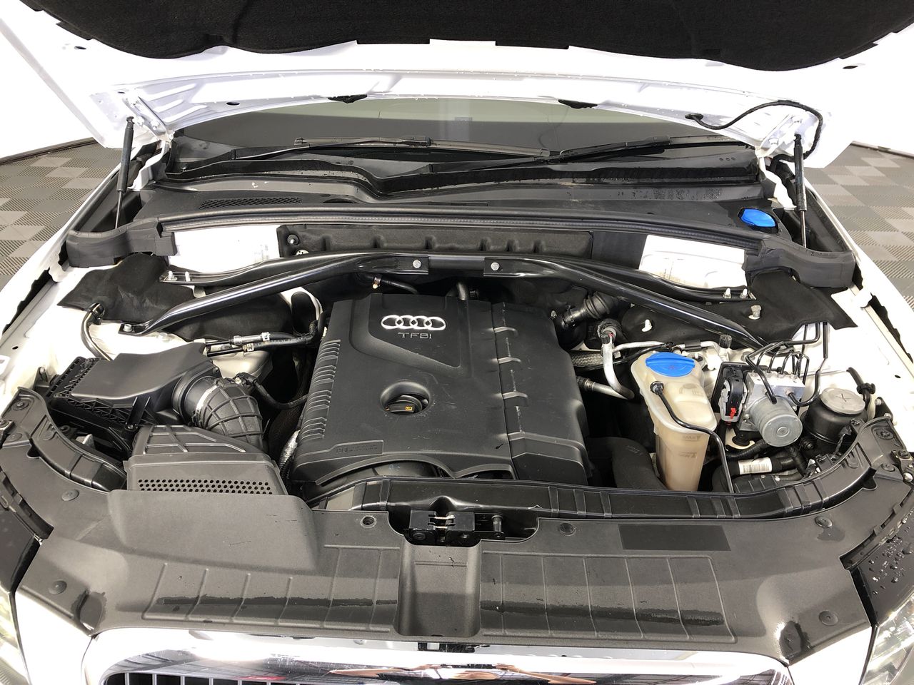 8mm Dyed & Heated Turquoise Gemstones Beaded Bracelet.