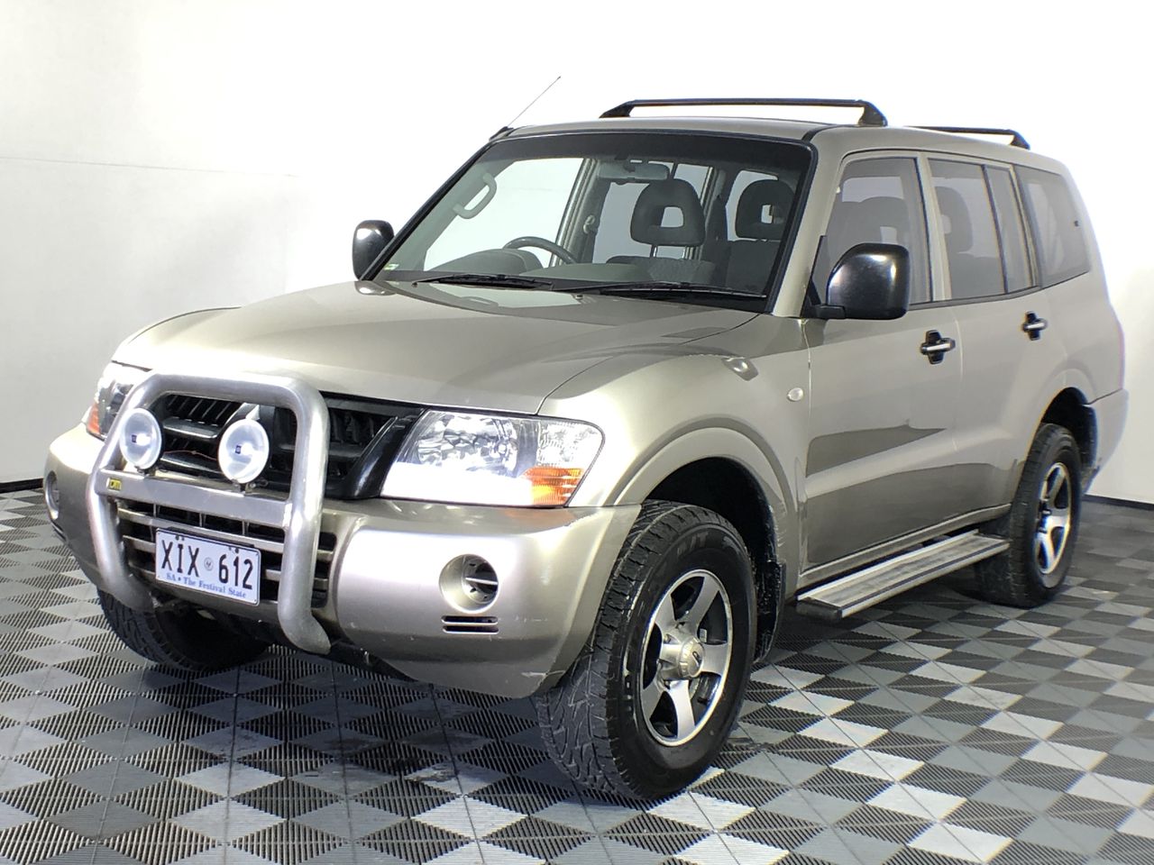 6-7mm Black Pearl & Rhinestone Real Platinum Plated Bracelet