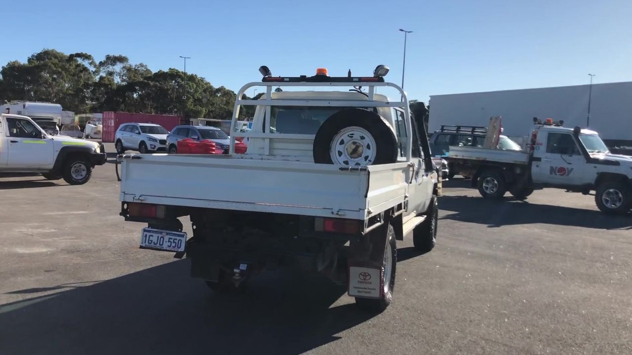 Quantity of 200 1800mm Star Pickets(Unused),
