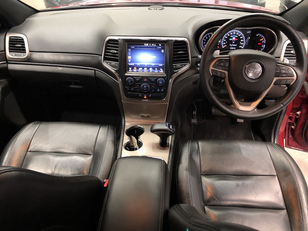 END OF LEASE SALE: 7" Portable CarPlay