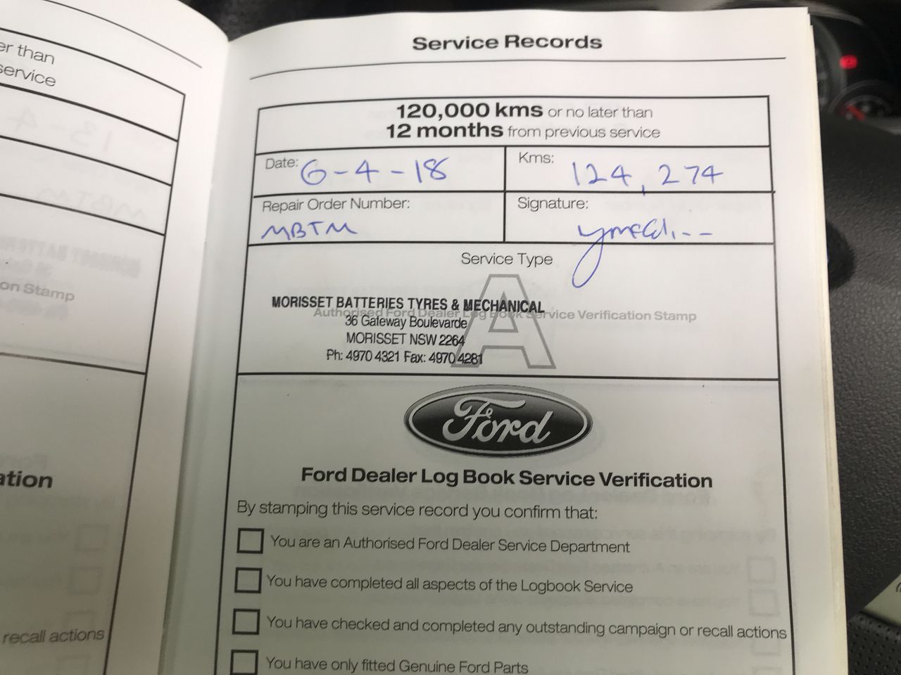 4-Piece Jewellery Set.Watch, Necklace, Bracelet, Ring (Gift Box Included)