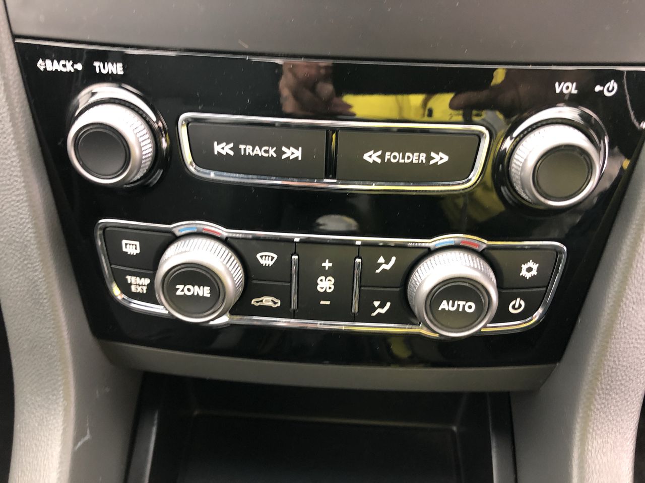Kia Motors MTXH500YPAU Navigation System AM/FM DVD Players (Lot of 2)
