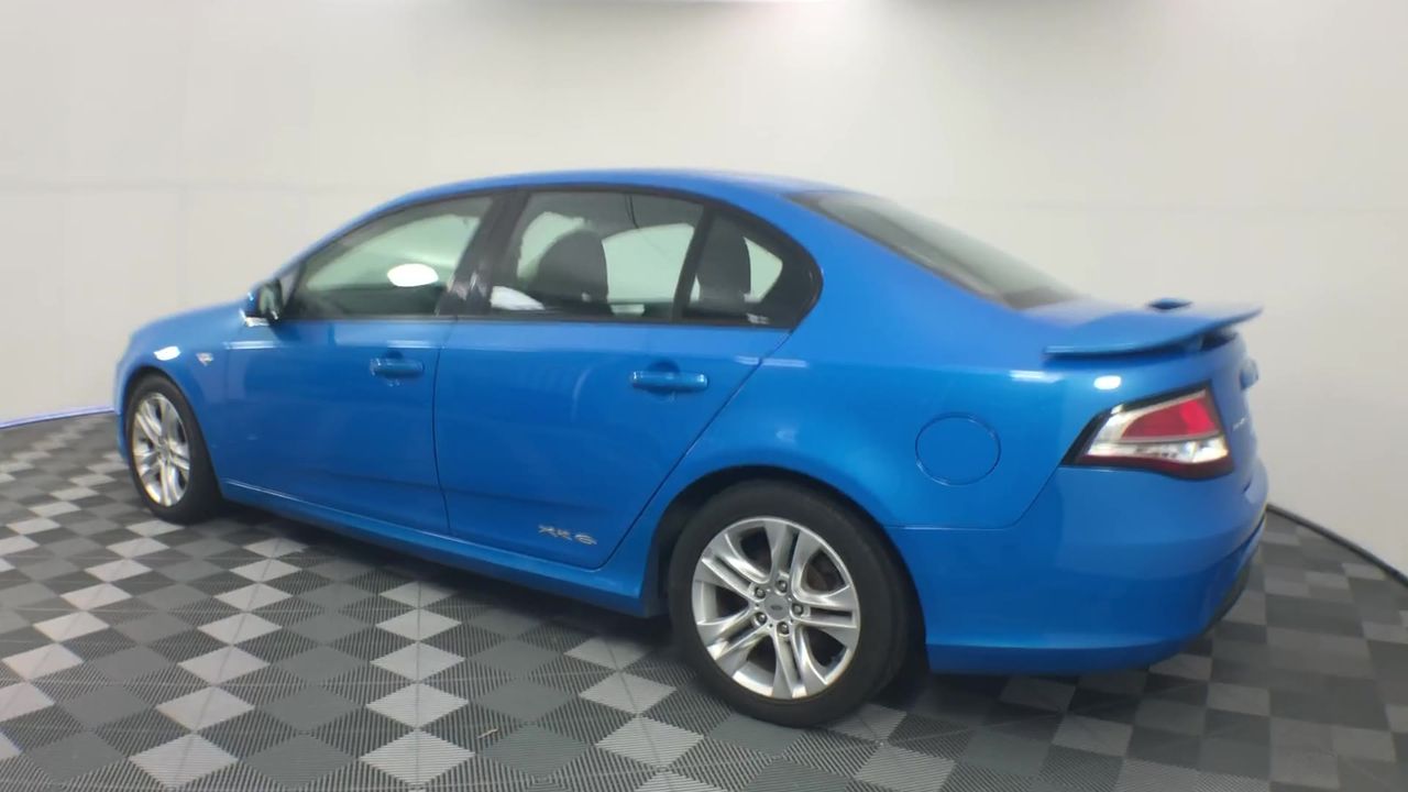 CLOSING DOWN SALE:  7" Carplay