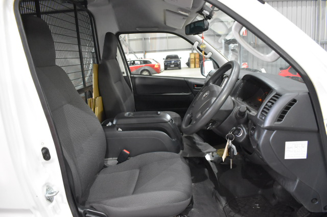 2016 Toyota Hilux SR Diesel