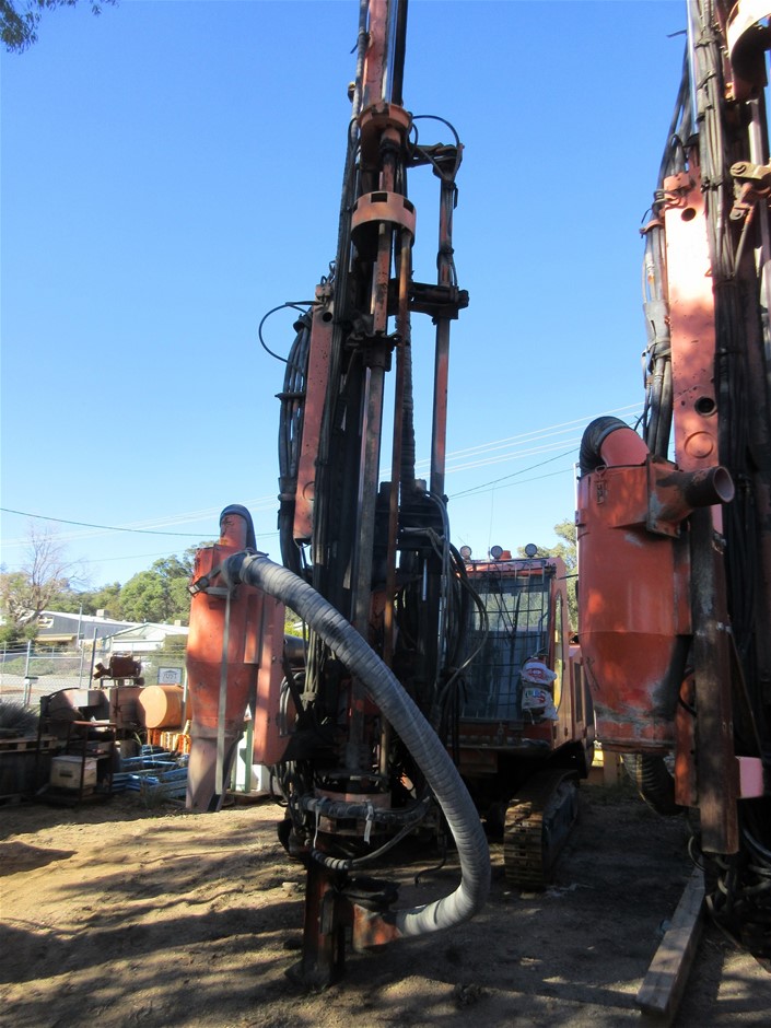 Quantity of 100 1800mm Star Pickets(Unused),