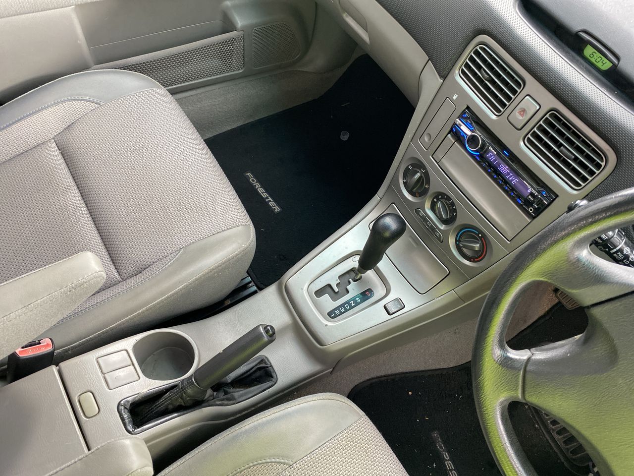 <p>Automotive Air Conditioning Service Station</p>