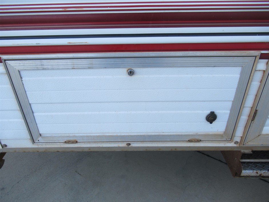 <p>Hydraulic Oil Tank</p>