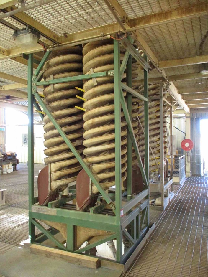 Quantity of 200 1650mm Star Pickets (Unused)