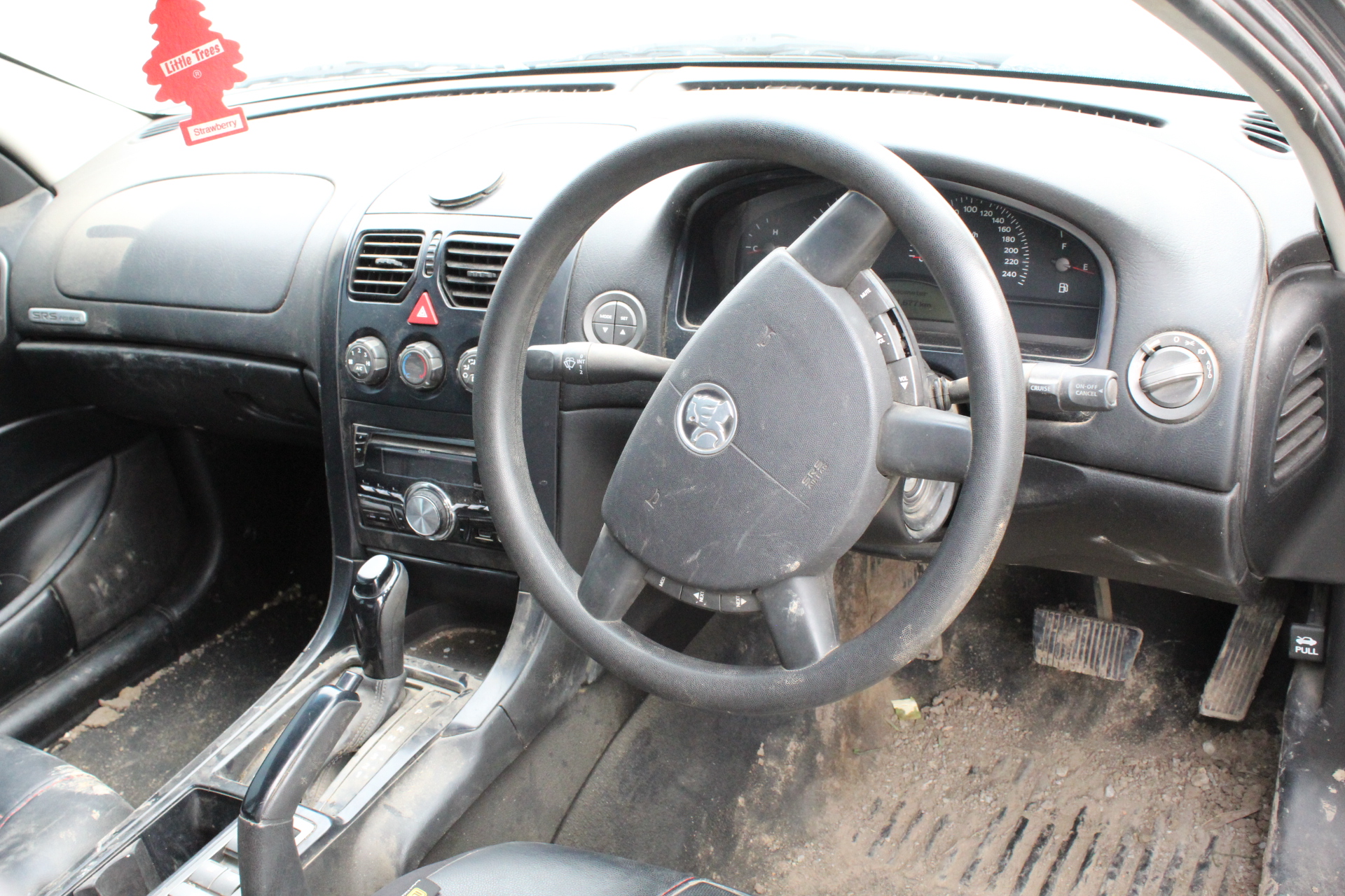 <p>2013 Isuzu  NPR 200 Medium Sitec 155 Series III 4 x 2 Pantech Truck</p>