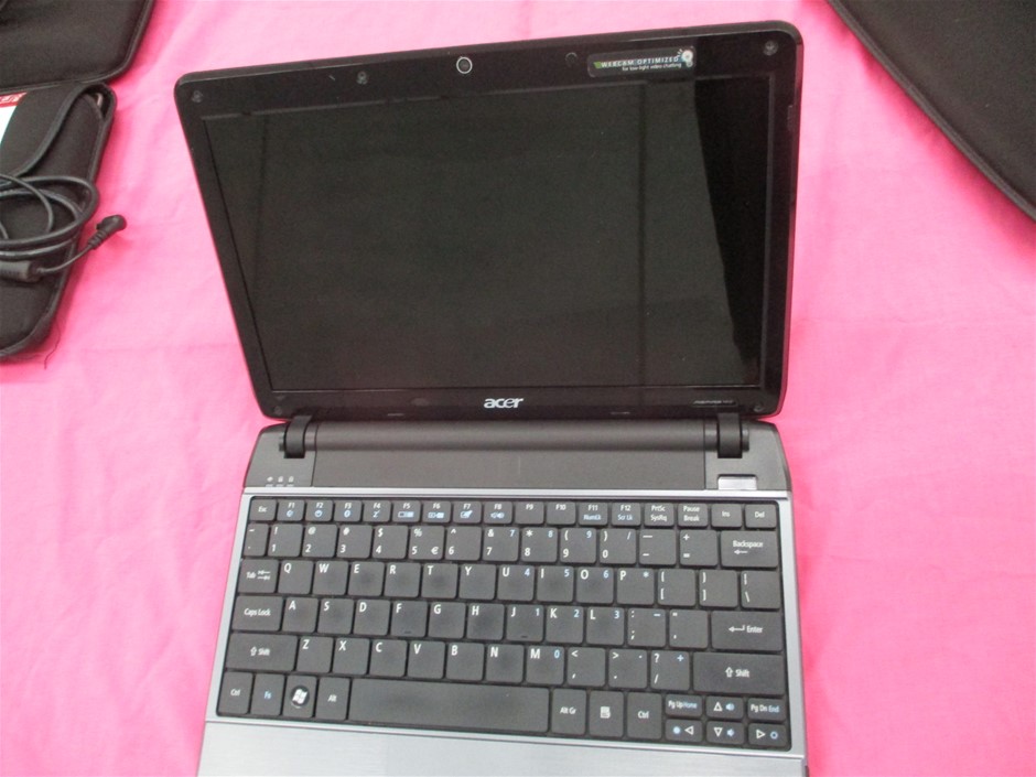 DELL P25T Laptop M3-7Y30 4GBRAM 128GB White