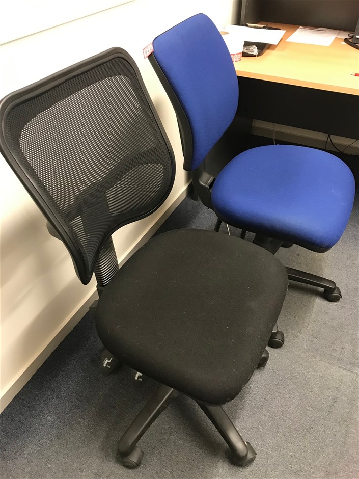 Quantity of 200 1650mm Star Pickets(Unused),