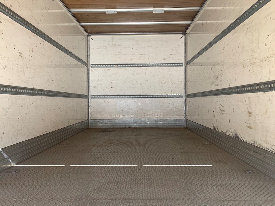 <p>Mixed pallet of goods</p>