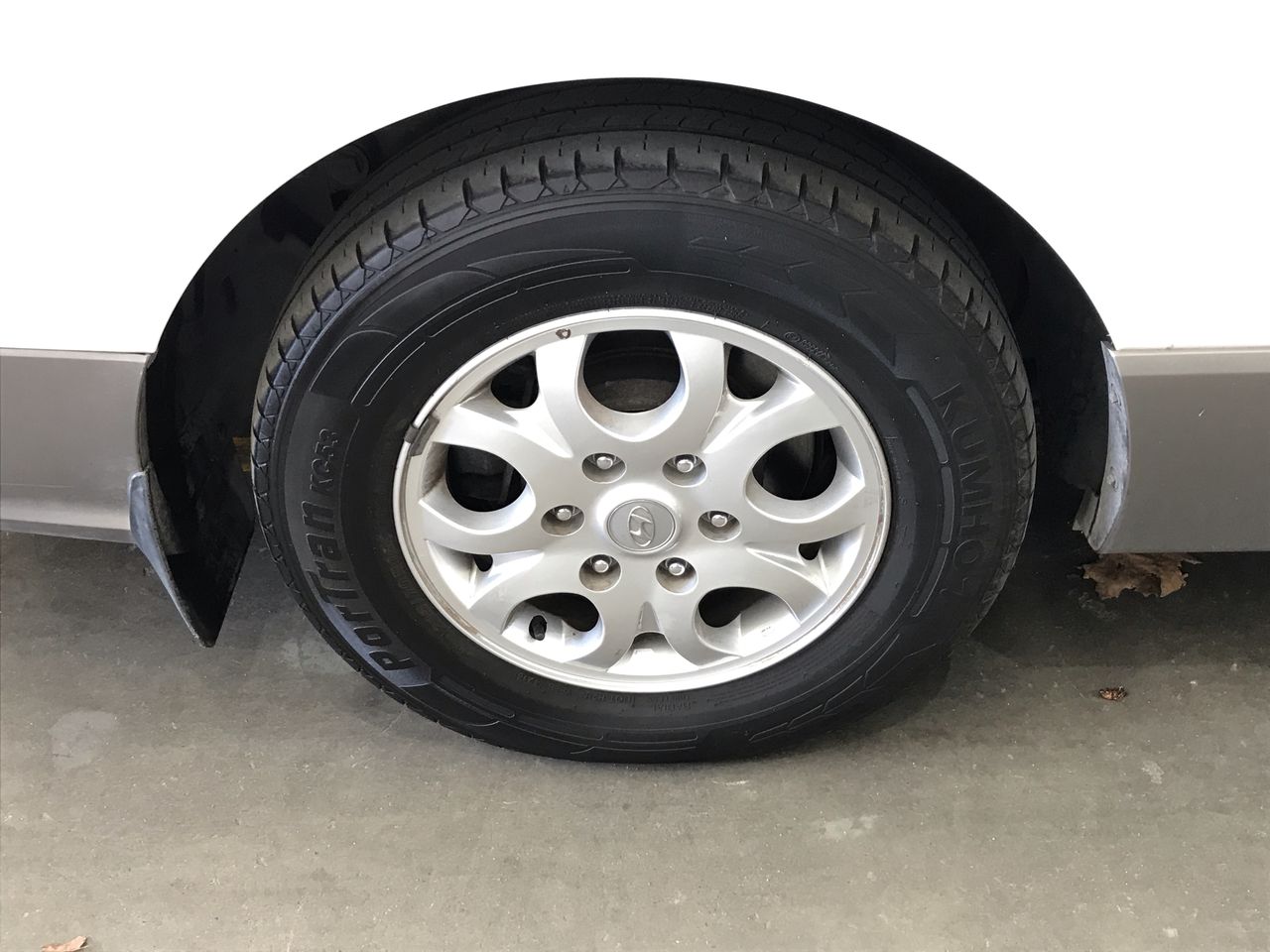 Quantity of 4 26.5-25 Earthmoving Tyres (Unused),