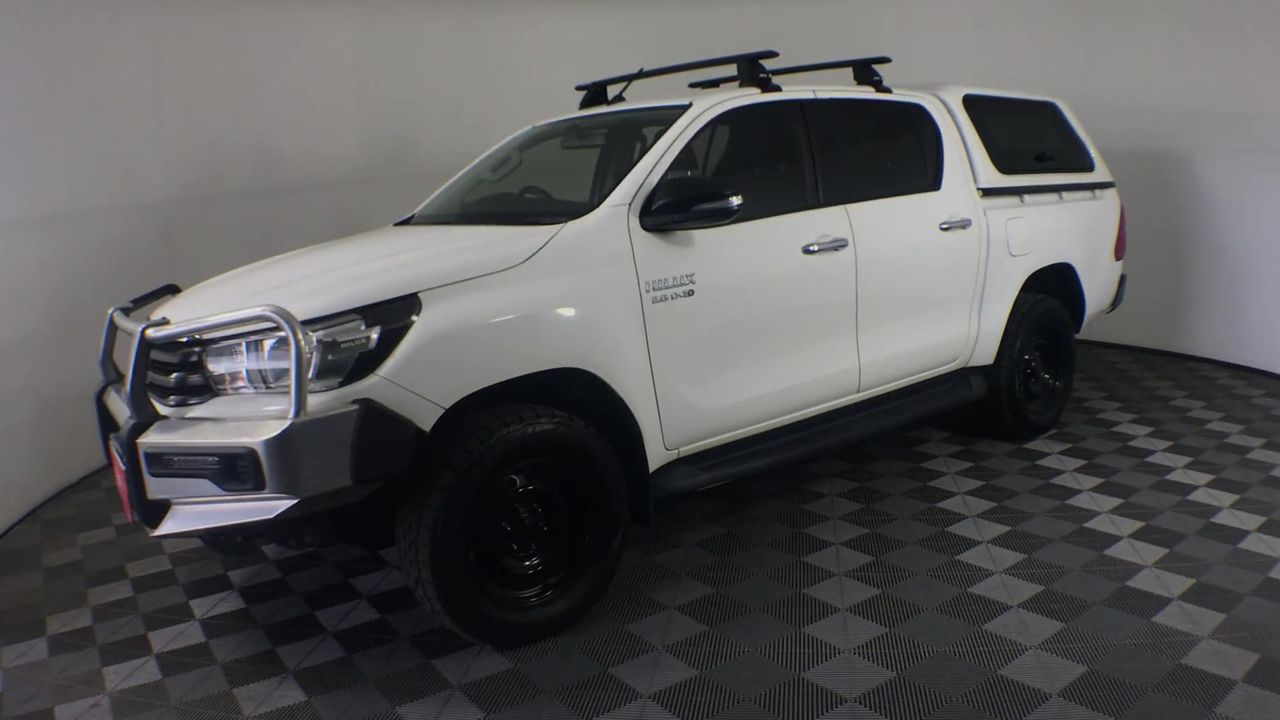 925 Sterling Silver Green Crystal Disco Ball Earring & Necklace Set