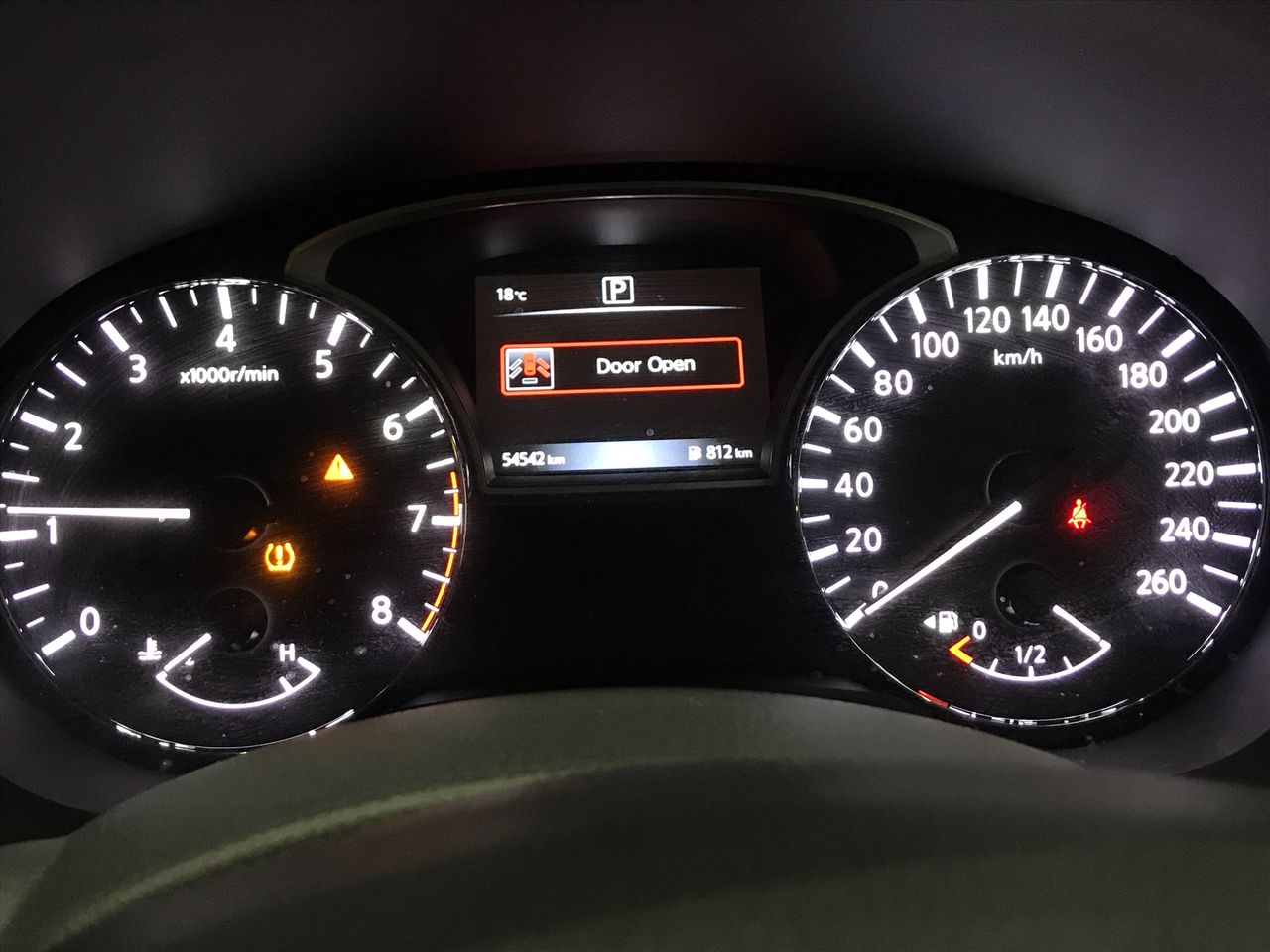 <p>2013 Isuzu NPR 200 Medium 4x2 Pantech</p>