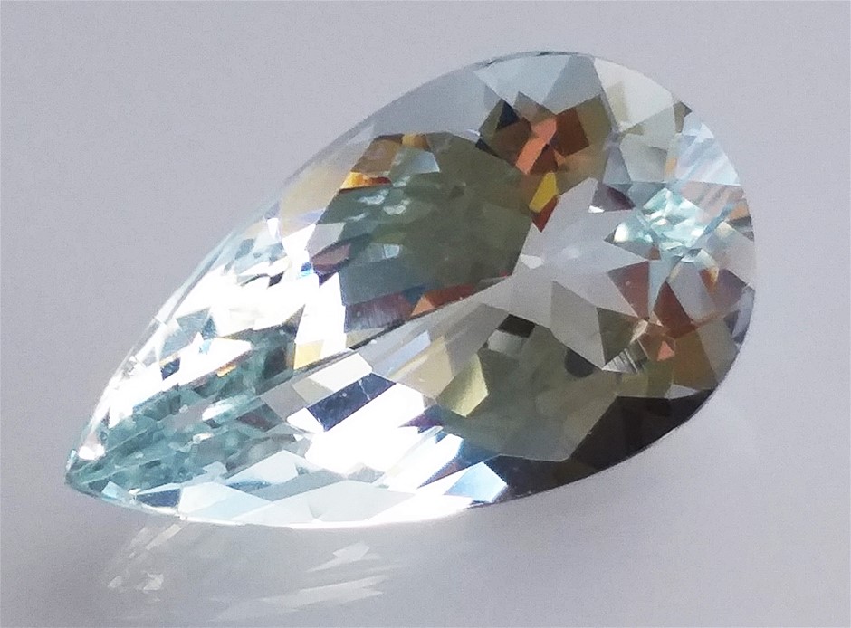 0.08 Carat White 4 round diamonds