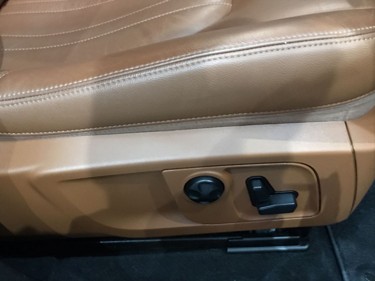 Overdue Storage: 2003 Holden Executive Petrol Sedan