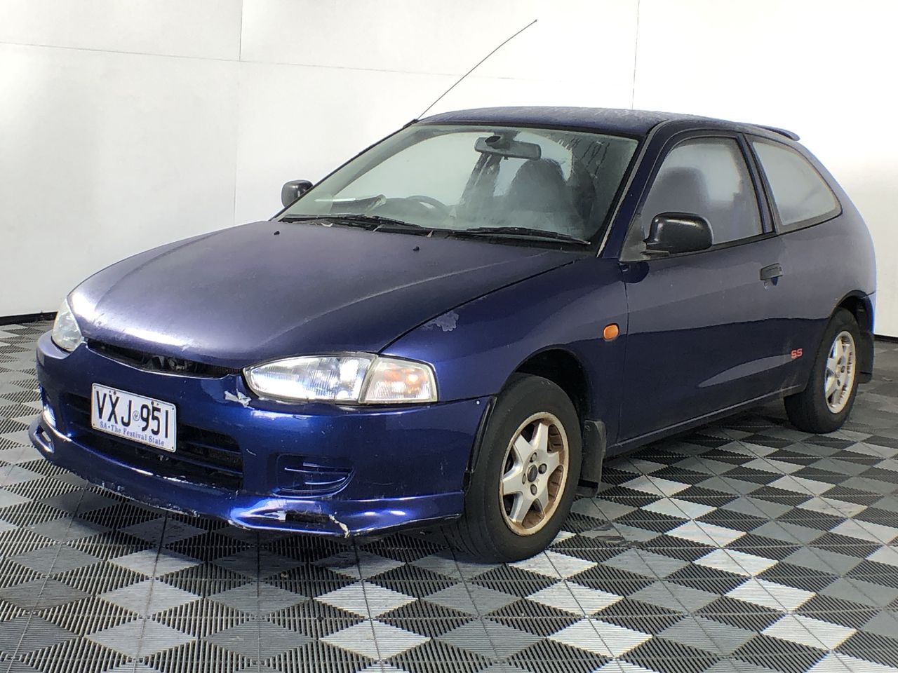 Mitsubishi mirage 1996