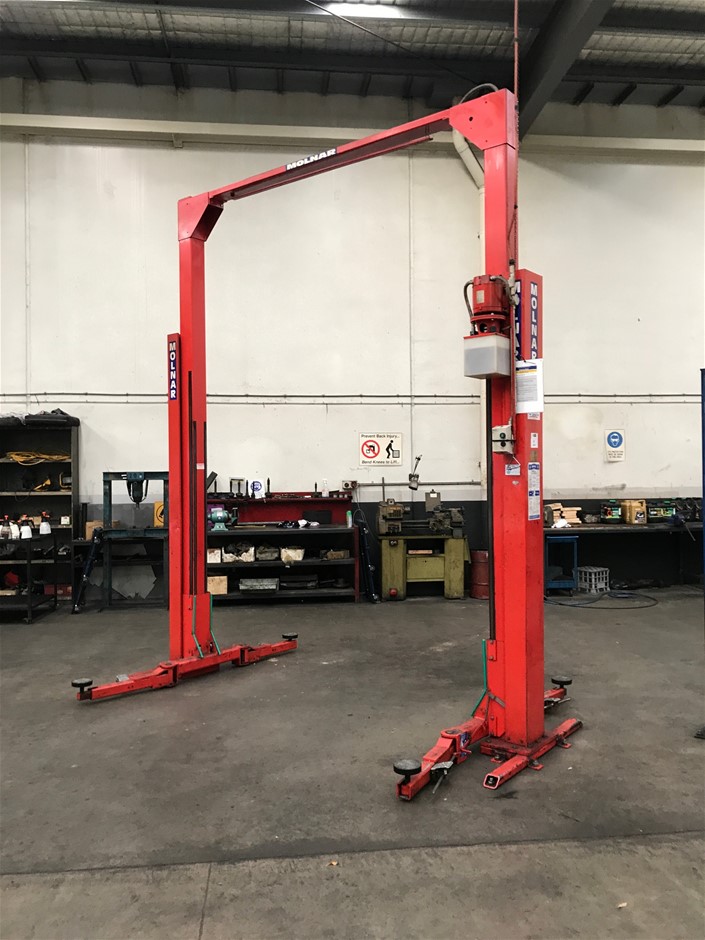 Molnar MF 170593OH3T 3000kg 2 Post Car Hoist Auction (00013017465