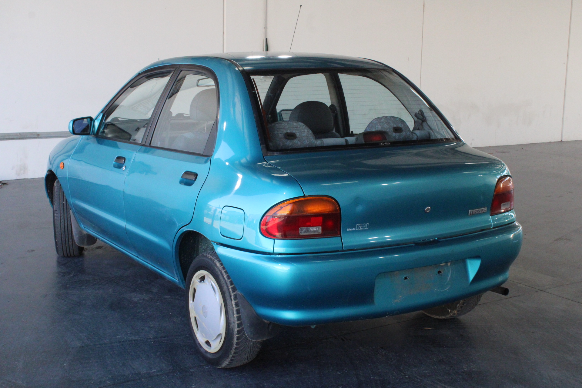 Mazda 121 db