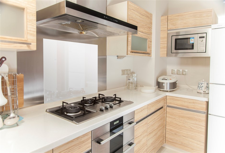 Toughened 60cm x 70cm White Glass Kitche