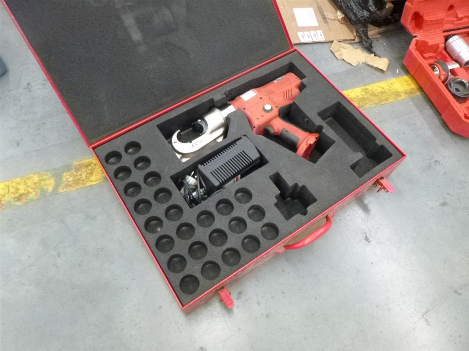 DLT Industries DLBT 130C425 14V Crimper Auction (00669018576) Grays