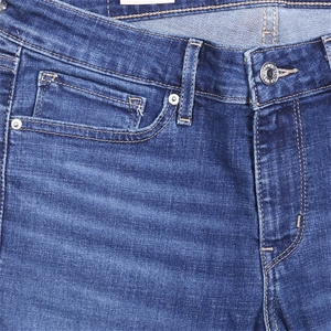 LEVIS Women`s 711 Skinny Mid Rise Slim Through Hip & Thigh Jeans, Size 28x3  Auction | GraysOnline Australia