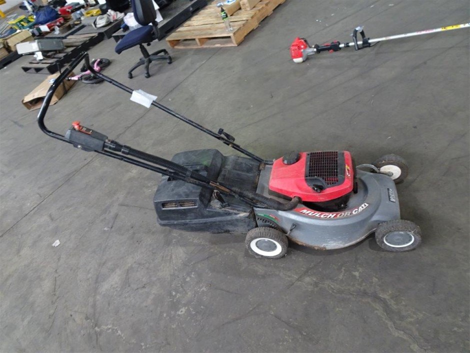 Victa Mulch or Catch Lawn Mower Auction (00108012892) Grays Australia