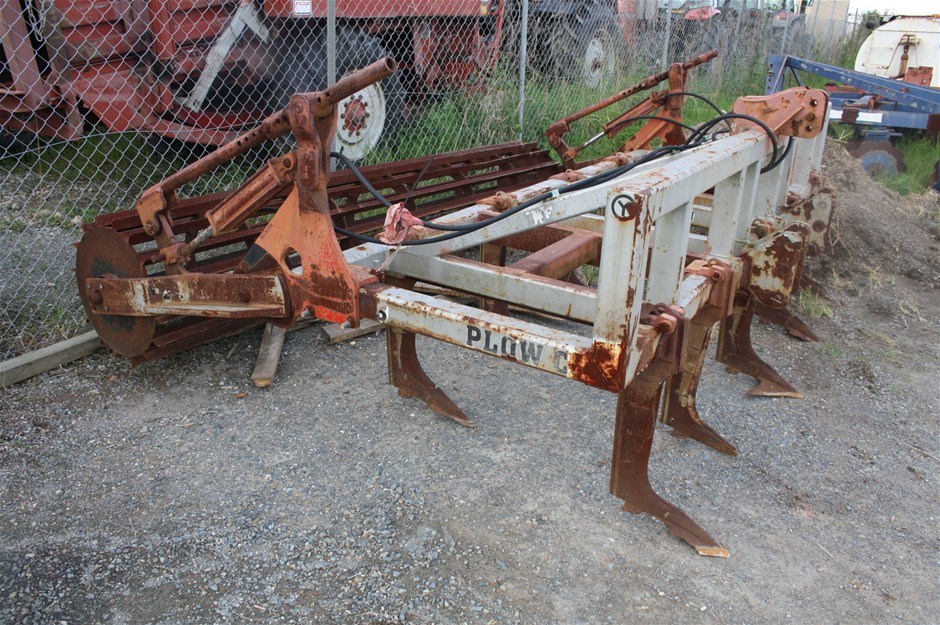 Set Yeomans Keyline Plough rippers Auction (00507003371) Grays Australia