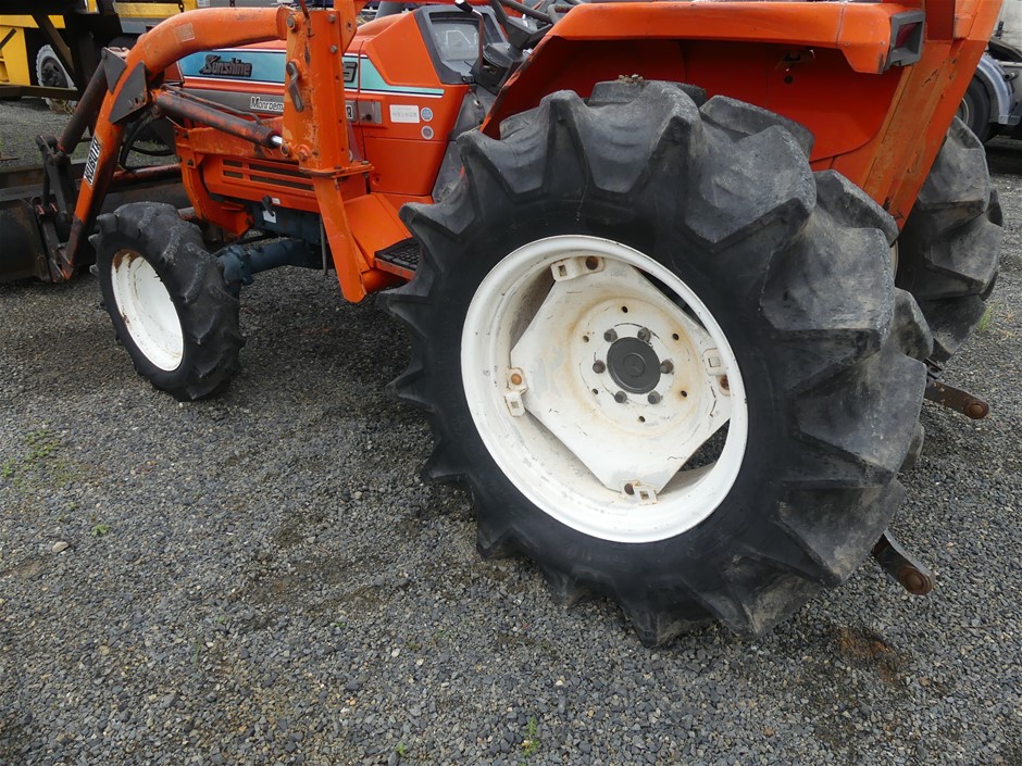 Kubota Sunshine L1285 Tractor Auction (00085041617) Grays Australia