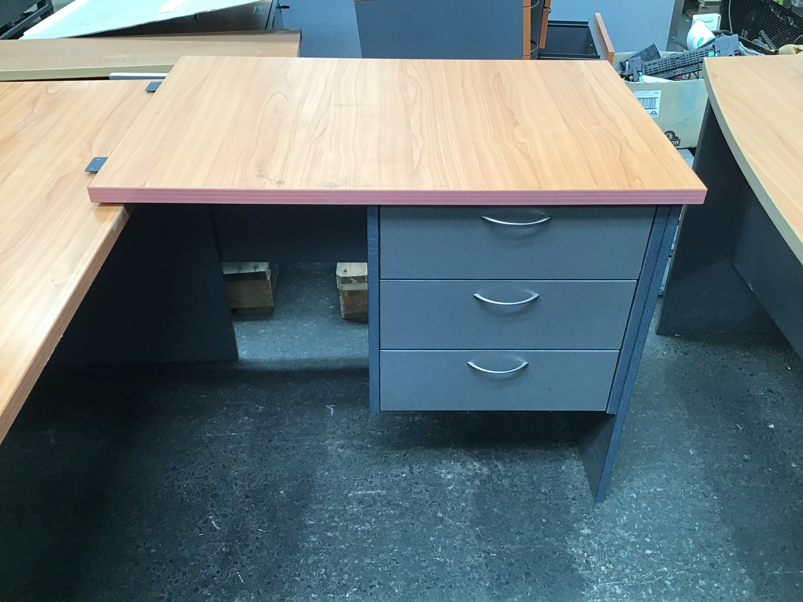 Office Desk with return Auction (00177029786) Grays Australia