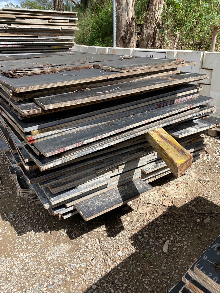 2 x Bundles of Formwork Plywood Auction (00885043846) Grays Australia