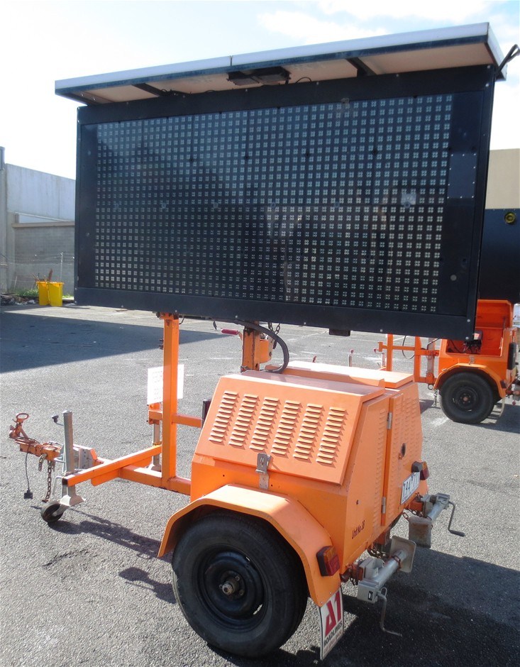 Variable Message Sign Board Trailer with LED Display Trailer Mounted