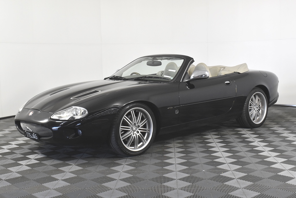 1999 Jaguar XKR Automatic Convertible Auction (0001-20008561) | Grays ...