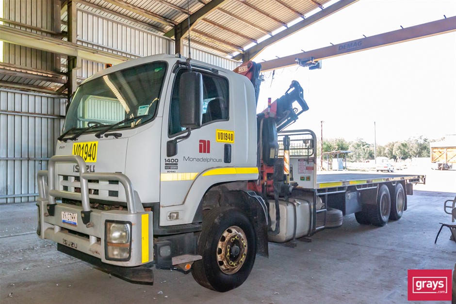 2010 Isuzu FVZ1400 6x4 Flat Bed Crane Truck Auction (00015044701