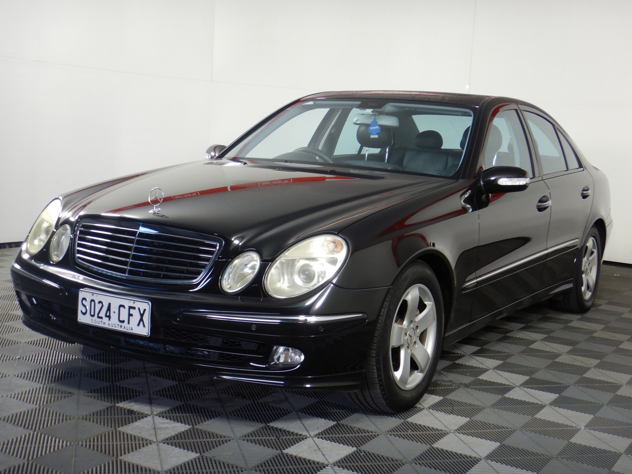 2005 Mercedes Benz E350 Elegance W211 Automatic Sedan Auction (0001 ...