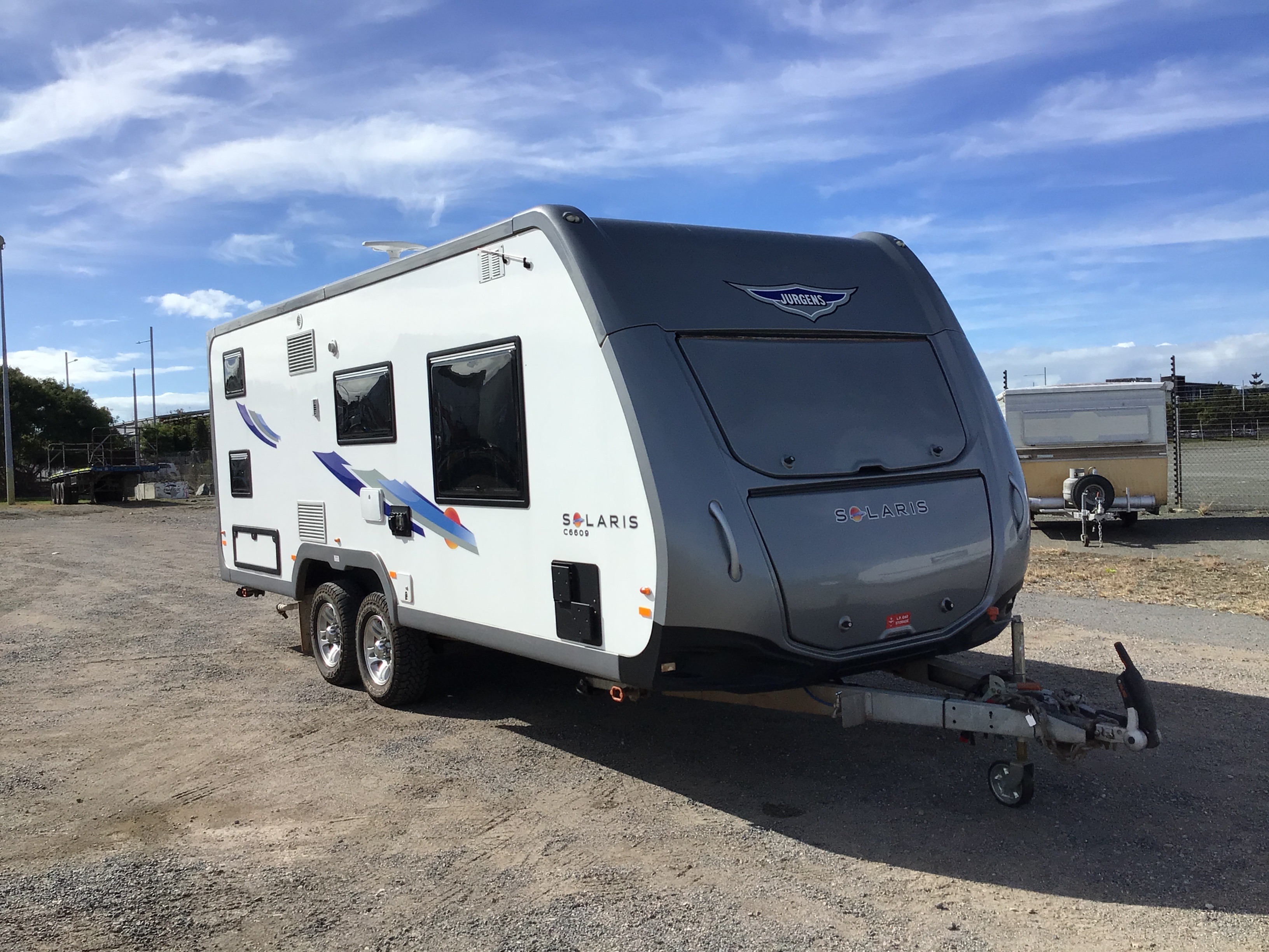 2019 Jurgen 22FT Solaris C6609 Queen and Bunk Beds Caravan Auction (00017790924) Grays Australia