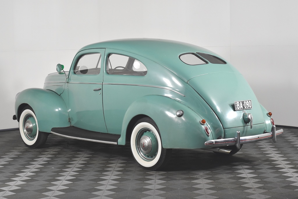 1939 Ford Tudor DeLuxe V8 