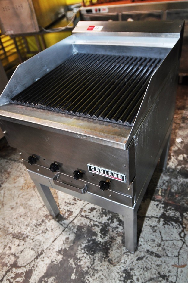 Charcoal Grill Garland Stainless steel, 4 Burner Natural Gas on Stand