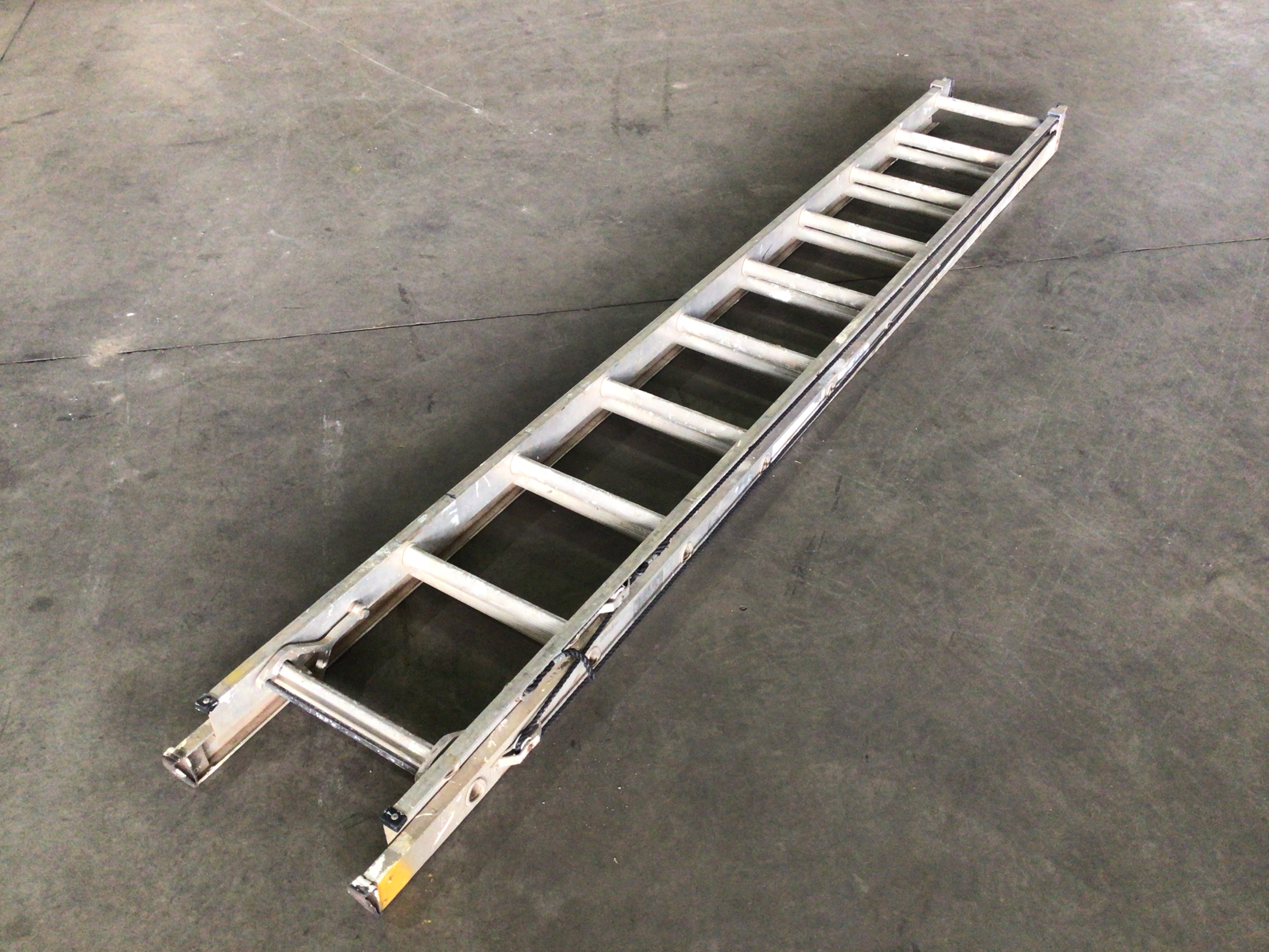Bailey Galaxy 11 Extension Ladder Auction (00298013714) Grays Australia