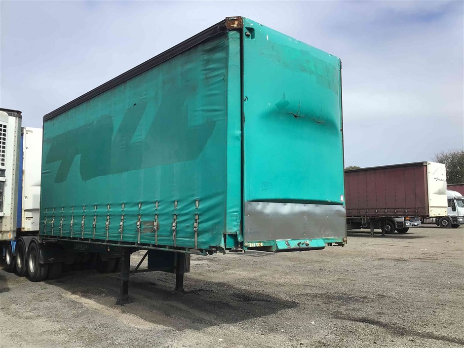 2005 Krueger ST3-3-38 Triaxle Curtainsider Lead Trailer (A)