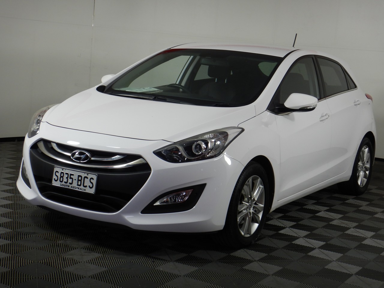 2014 Hyundai i30 Elite GD Automatic Hatchback Auction (0001-60027667 ...