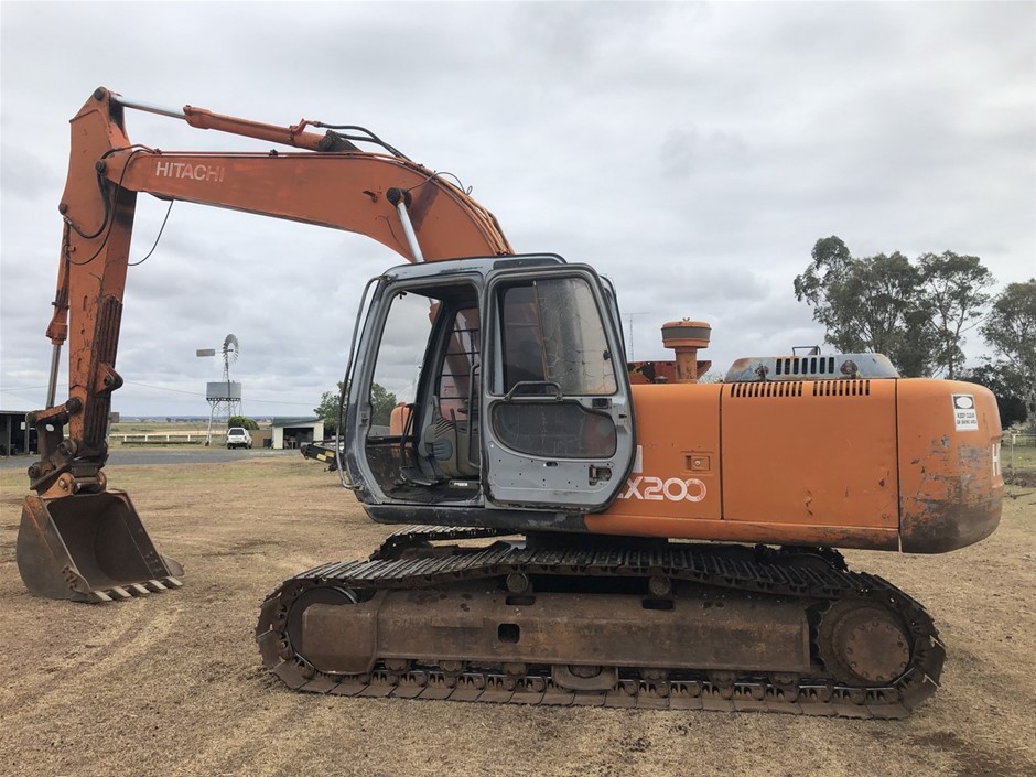 HITACHI EX200 海外仕様（Hitachi EX200-5 Hydraulic Excavator Specs 