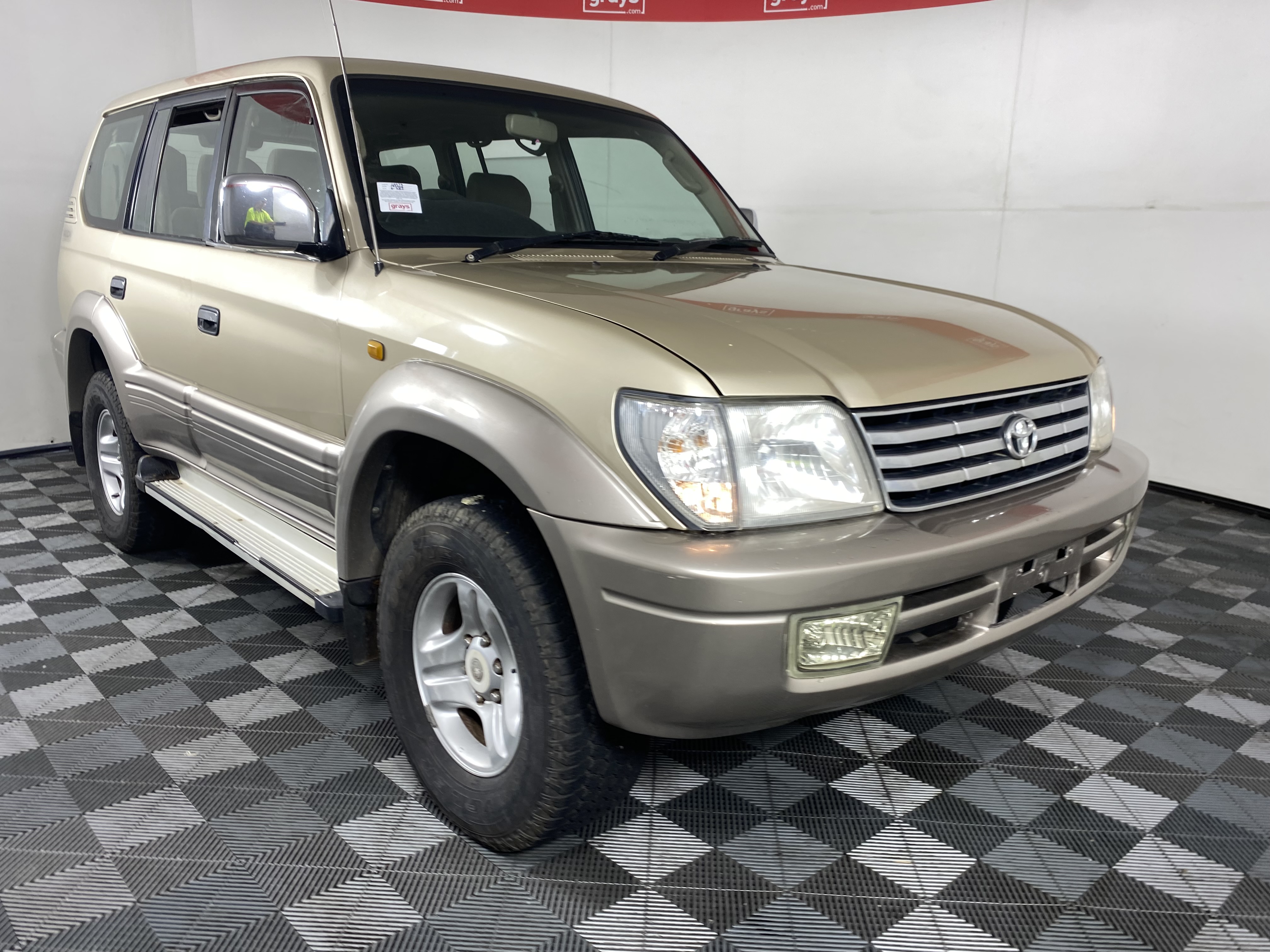 00 Toyota Landcruiser Prado Grande Vx 4x4 Auto 7 Seats Wagon Auction 0001 Grays Australia